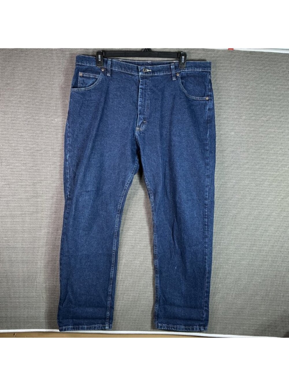 Wrangler Mens Size 40 x 32 Classic Blue Straight Leg Denim Jeans Premium Quality